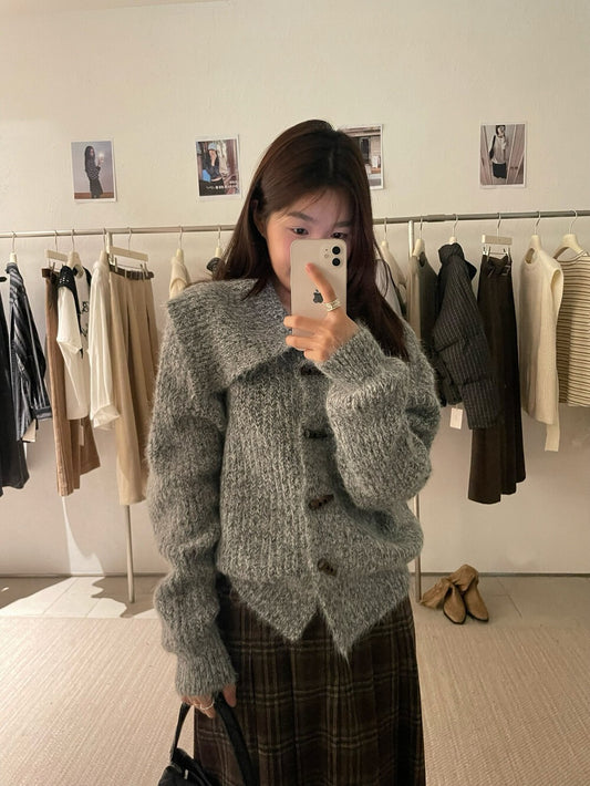 // 慵懶復古大翻領軟糯牛角鈕CD