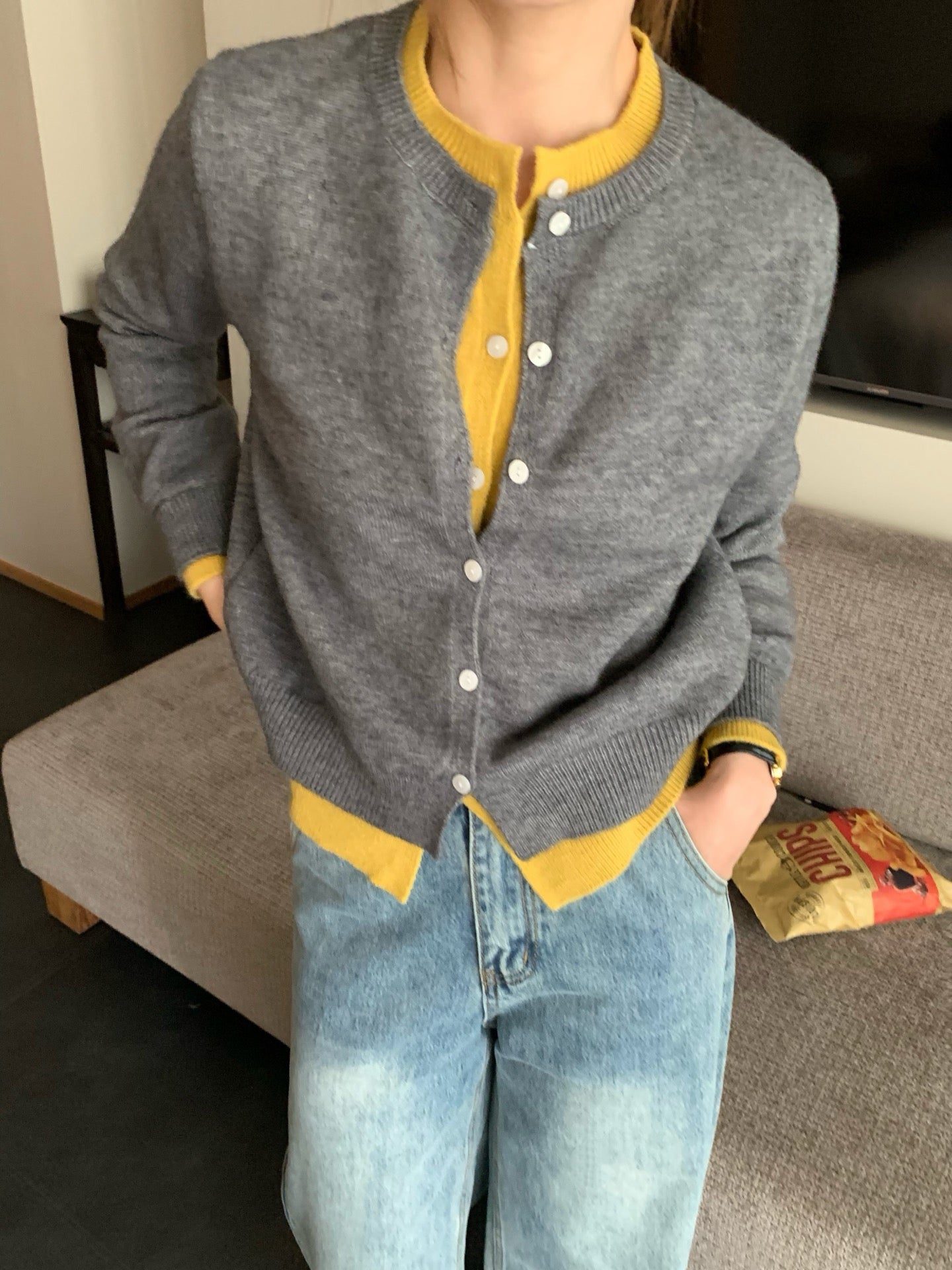 // 撞色疊穿假兩件針織外套