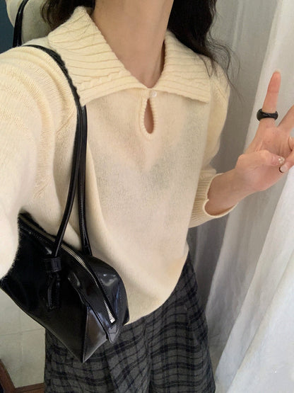 // 100%綿羊毛小鈕扣鏤空翻領NT