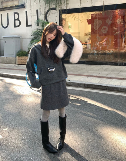 // 5%羊毛小V連帽衛衣+短裙套裝