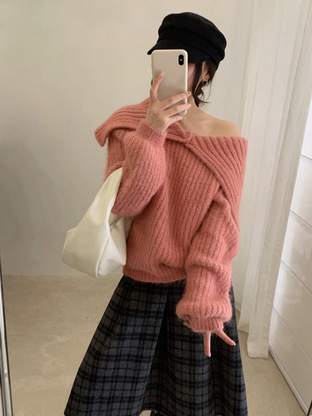 // 8%wool溫柔一字領鈕扣大翻領毛衣