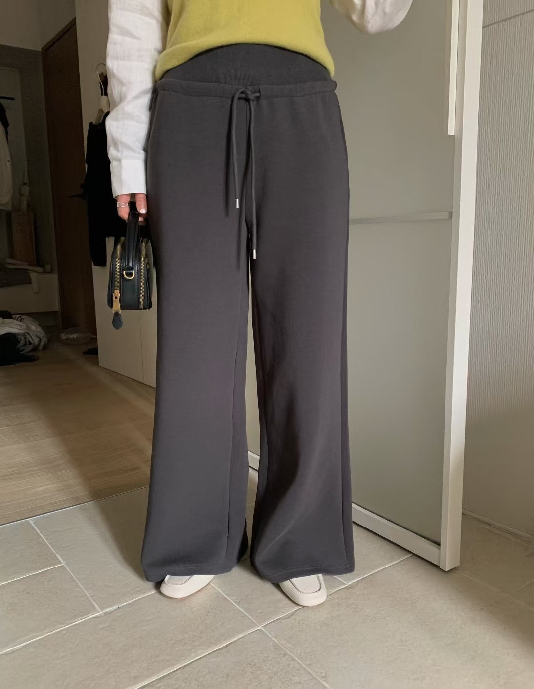 // 超顯細長腿大彈性紙片人褲