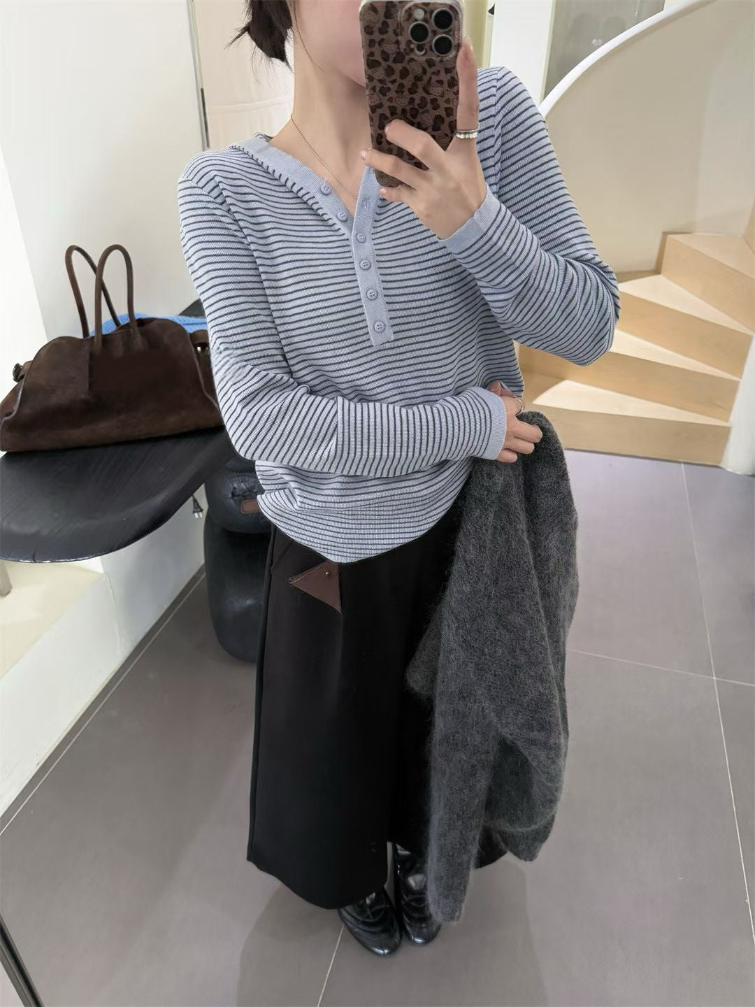 // 慵懶感連帽細間條NT