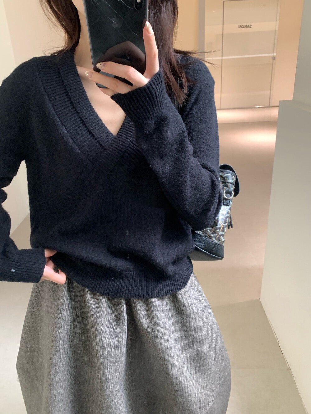 // 特別領口設計V領NT