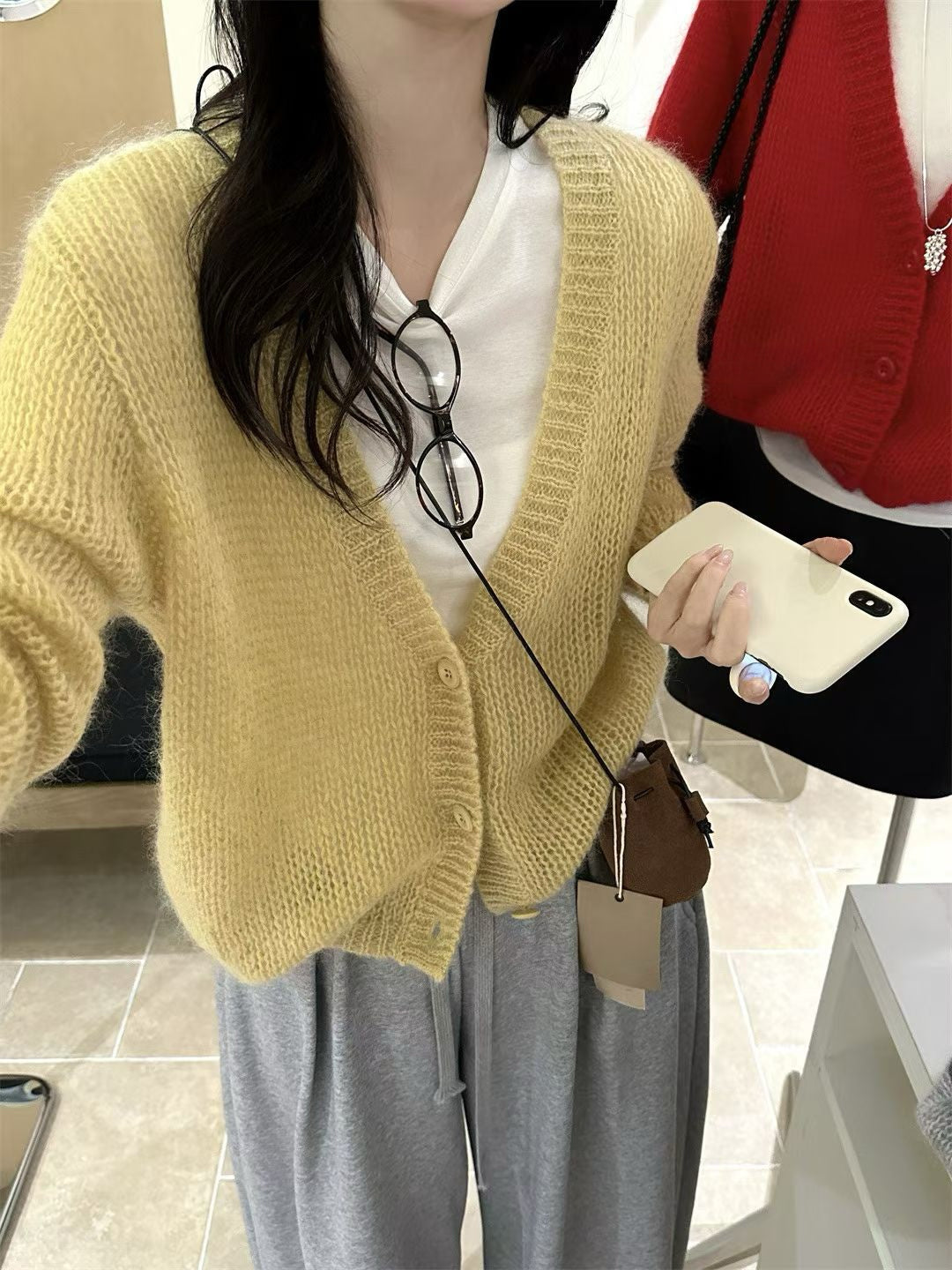 // 柔光馬海毛深V領CD