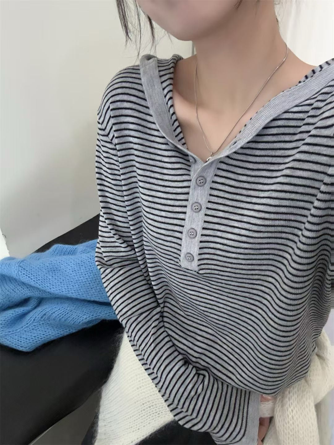 // 慵懶感連帽細間條NT