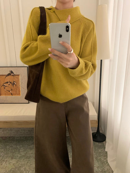 // 30%綿羊毛設計感不規則翻領毛衣