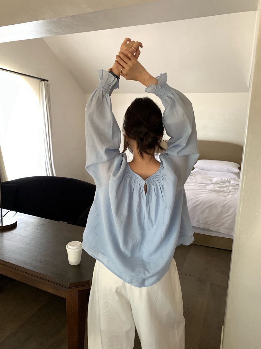 // 木耳邊袖子雙層衣擺BL