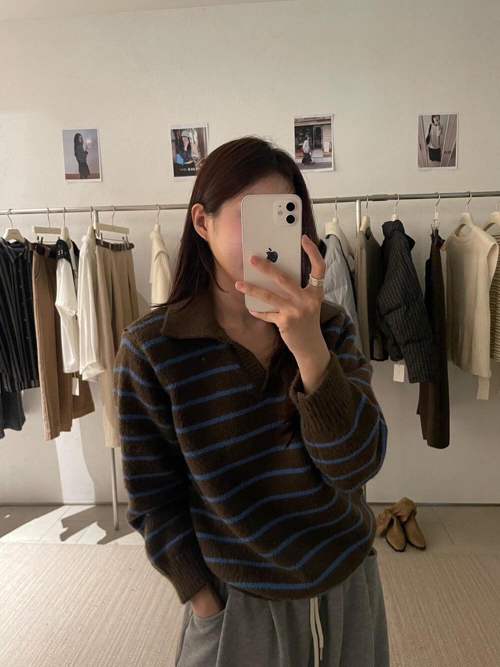 // 復古配色小V翻領間條毛衣