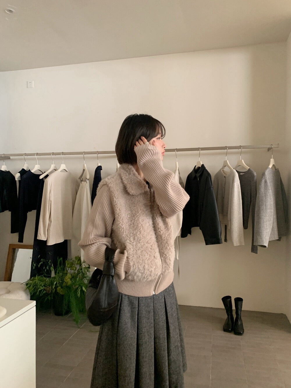 // 設計感毛毛翻領拼接織紋拉鍊外套