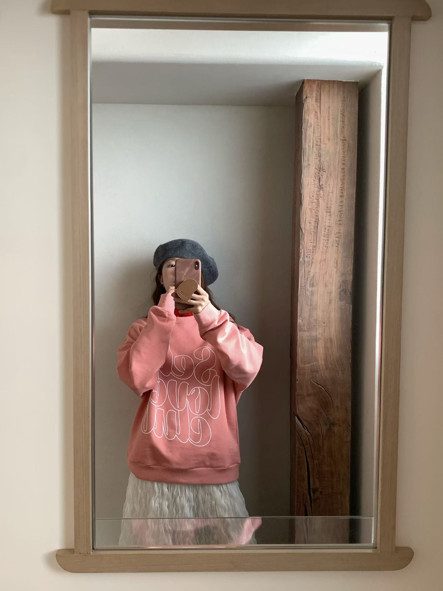 // 超大字母寬鬆版型衛衣