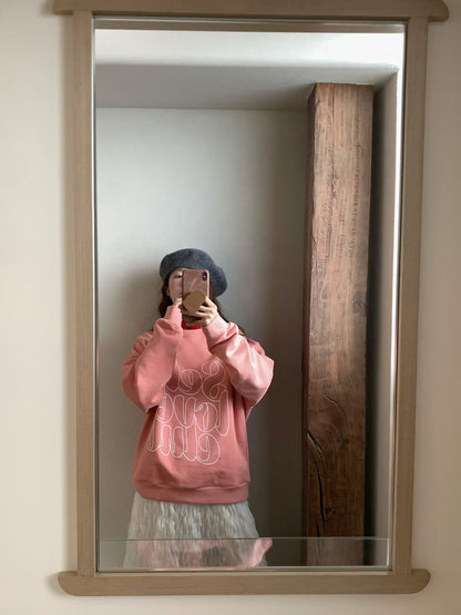 // 超大字母寬鬆版型衛衣