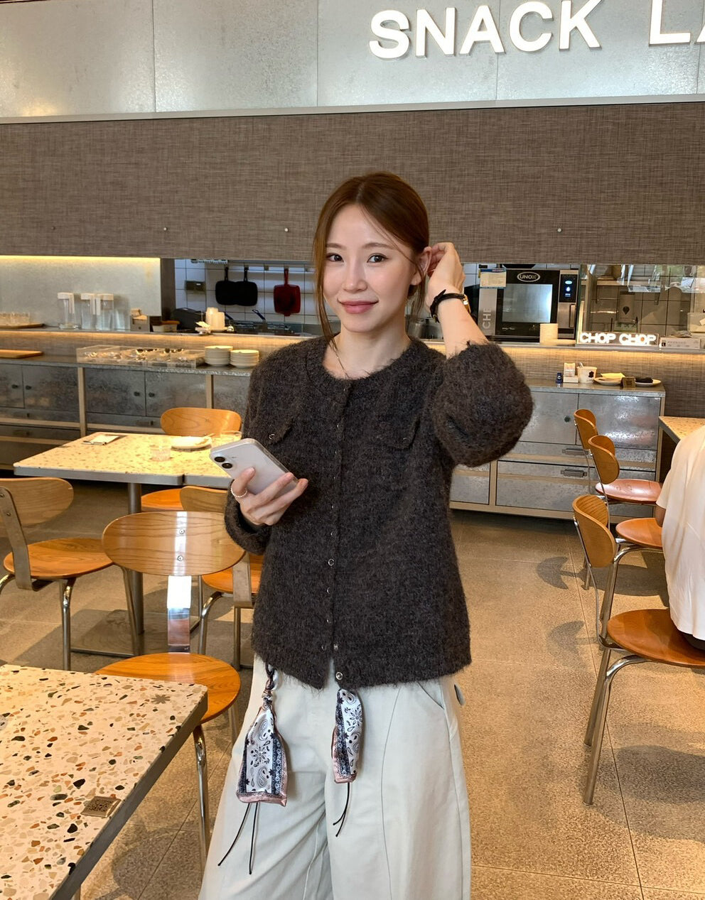 // 超軟糯雙口袋圓領CD