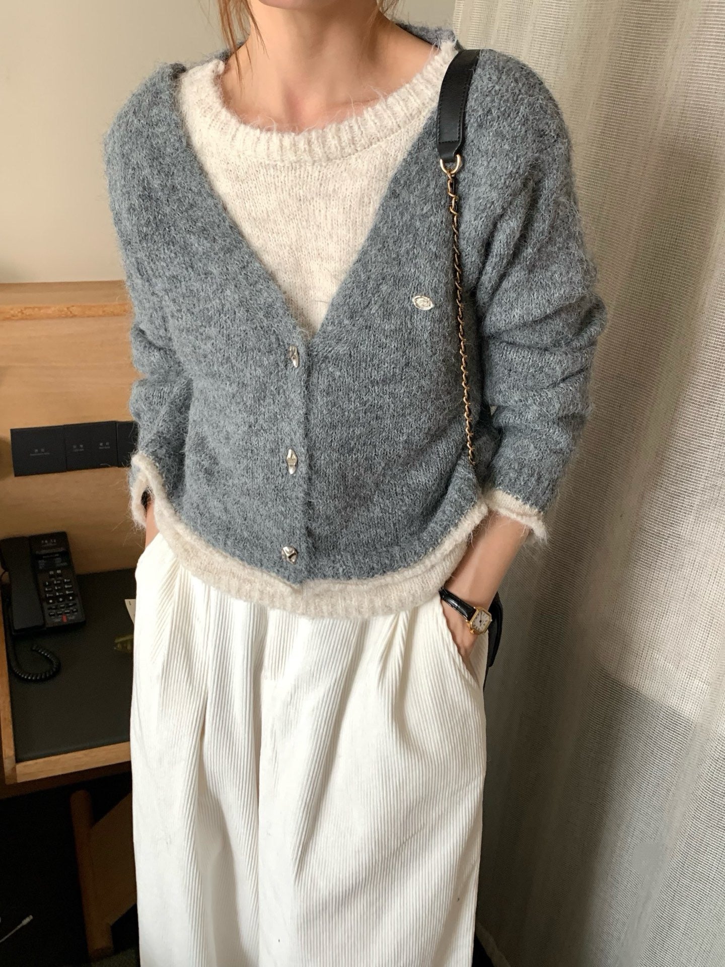 // 10%wool質感不規則鈕扣假兩件毛衣