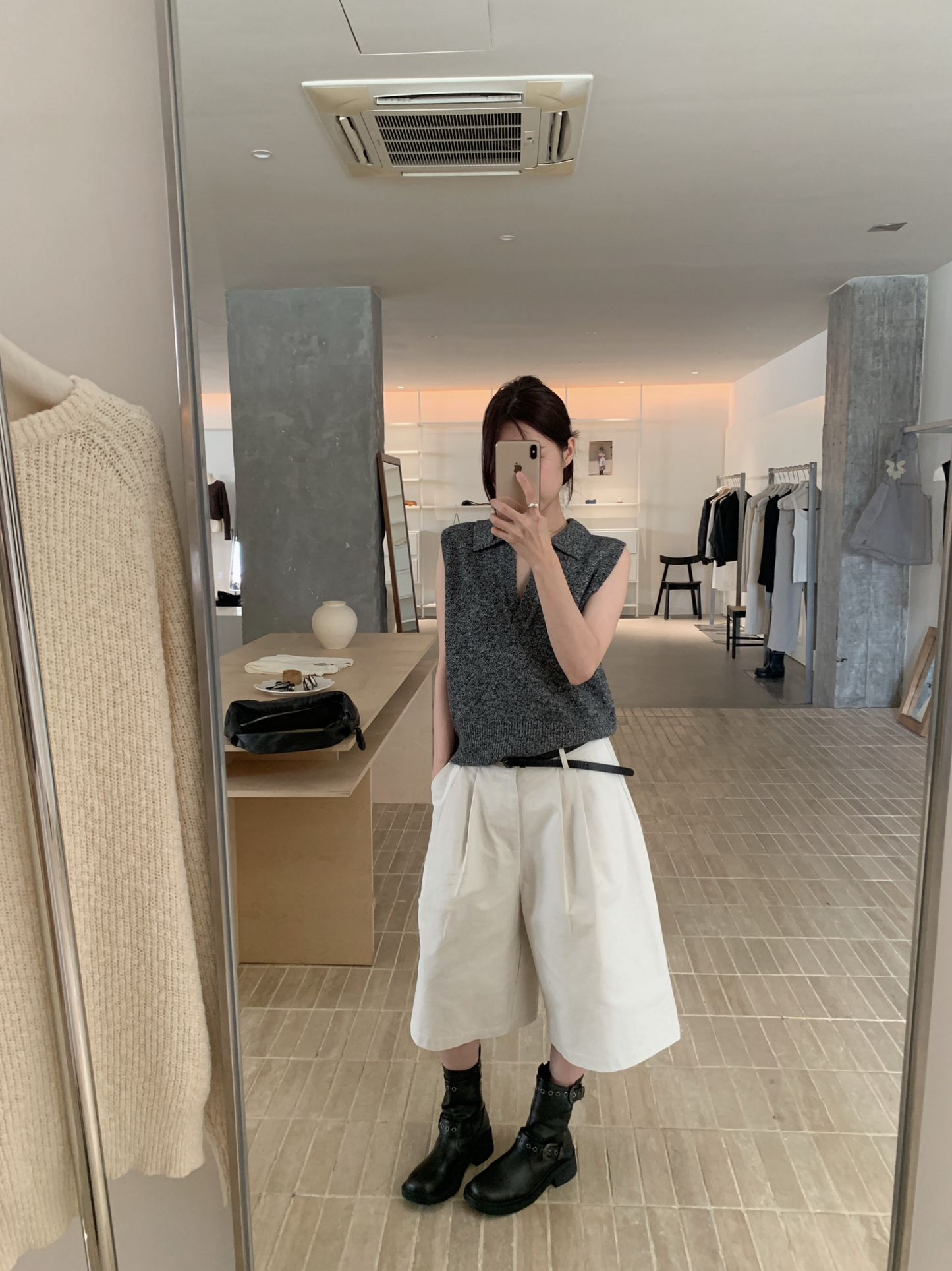 // 高級感小v翻領針織背心