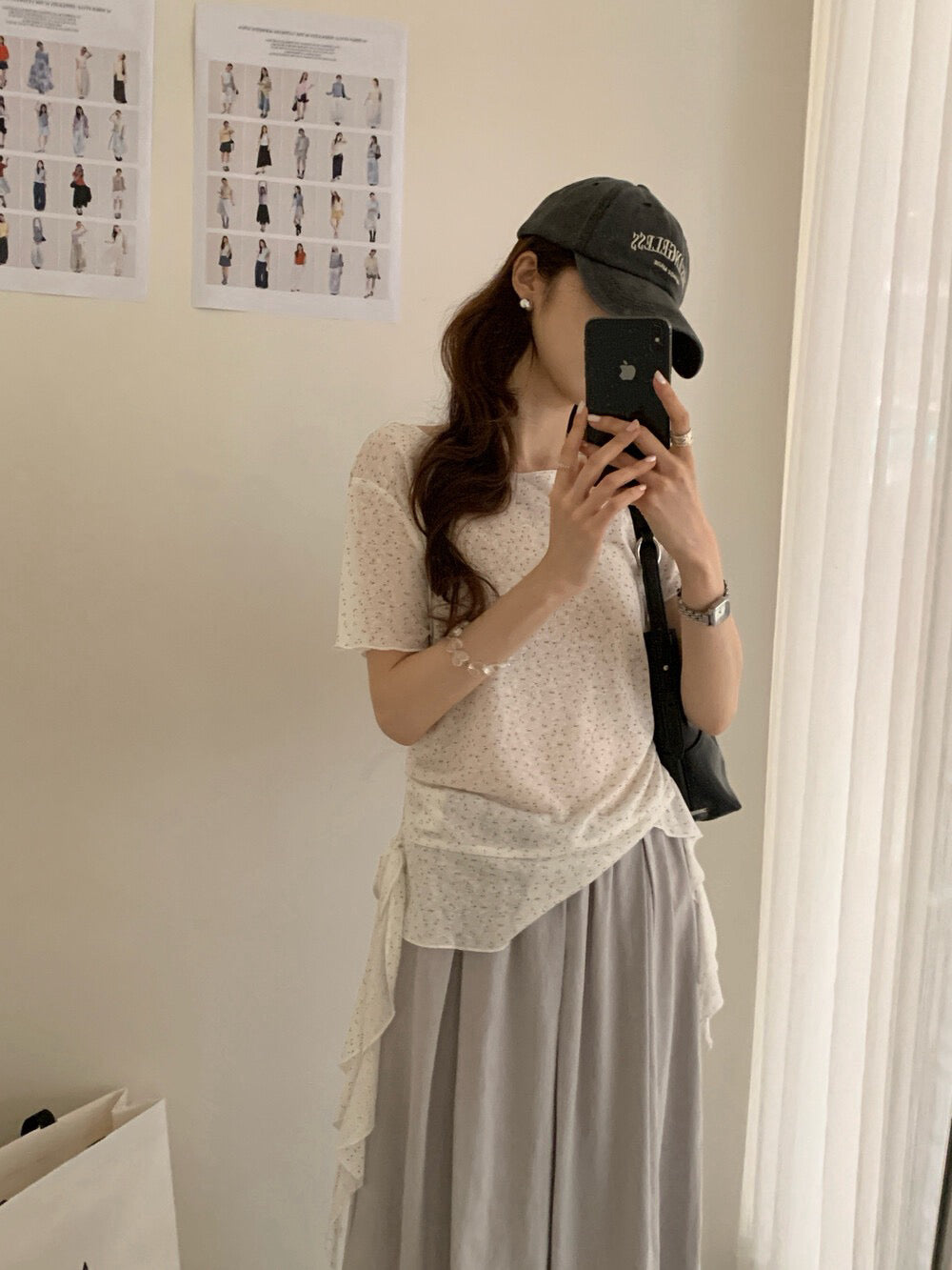 // 設計感兩邊荷葉邊碎花薄針織上衣