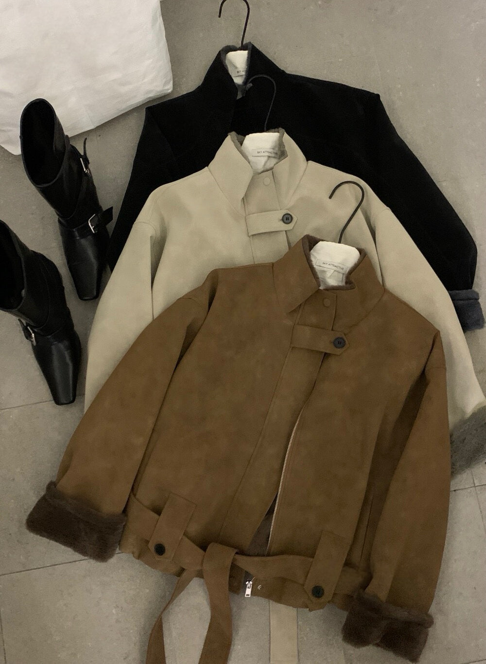 // 版型超好的拼毛毛底蛋白皮外套￼