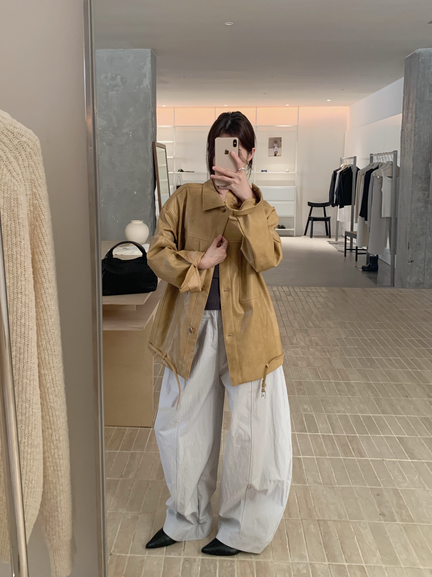 // 復古感美拉德翻領中長彷皮外套