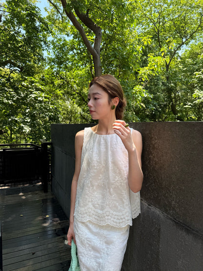 S18 / 85%天絲精緻刺繡背心+中裙套裝