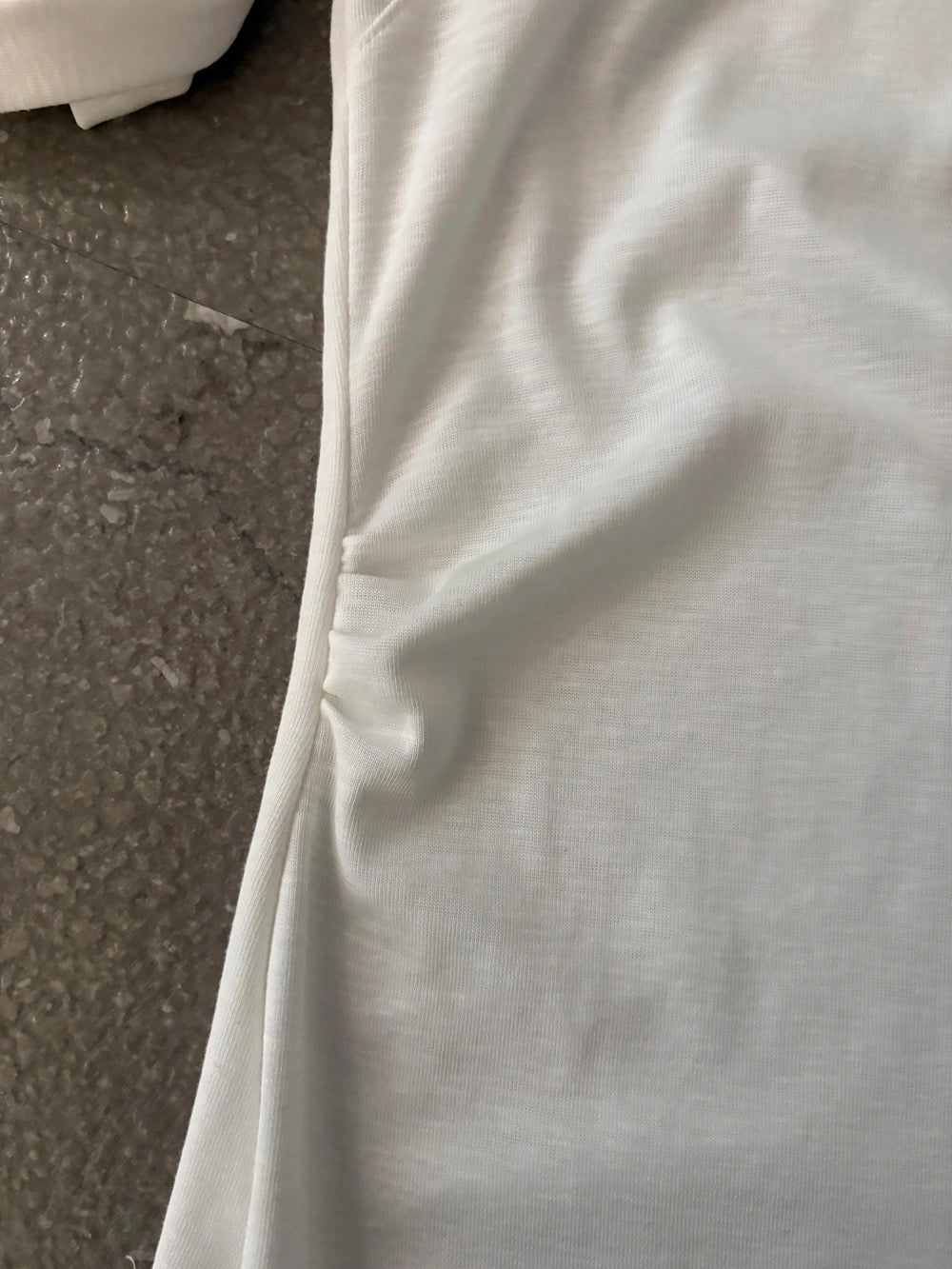 B118 / 超親膚莫代爾棉撞色領側打褶TEE