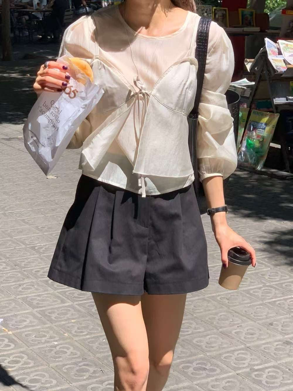 // 闊褲管壓褶遮肉短褲