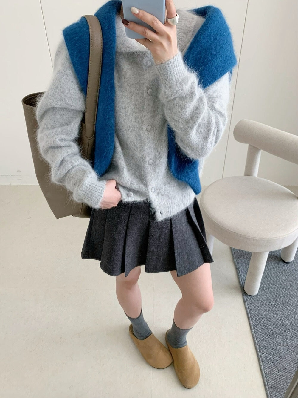 // 自帶柔光感40%兔絨圓翻領包扣NT