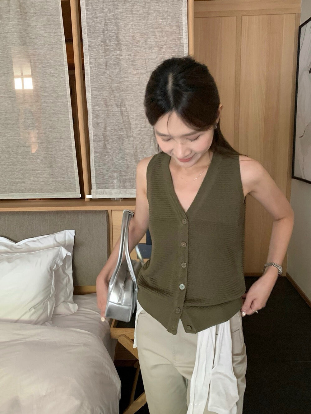 K18 / V領微入膊麻質排扣針織背心
