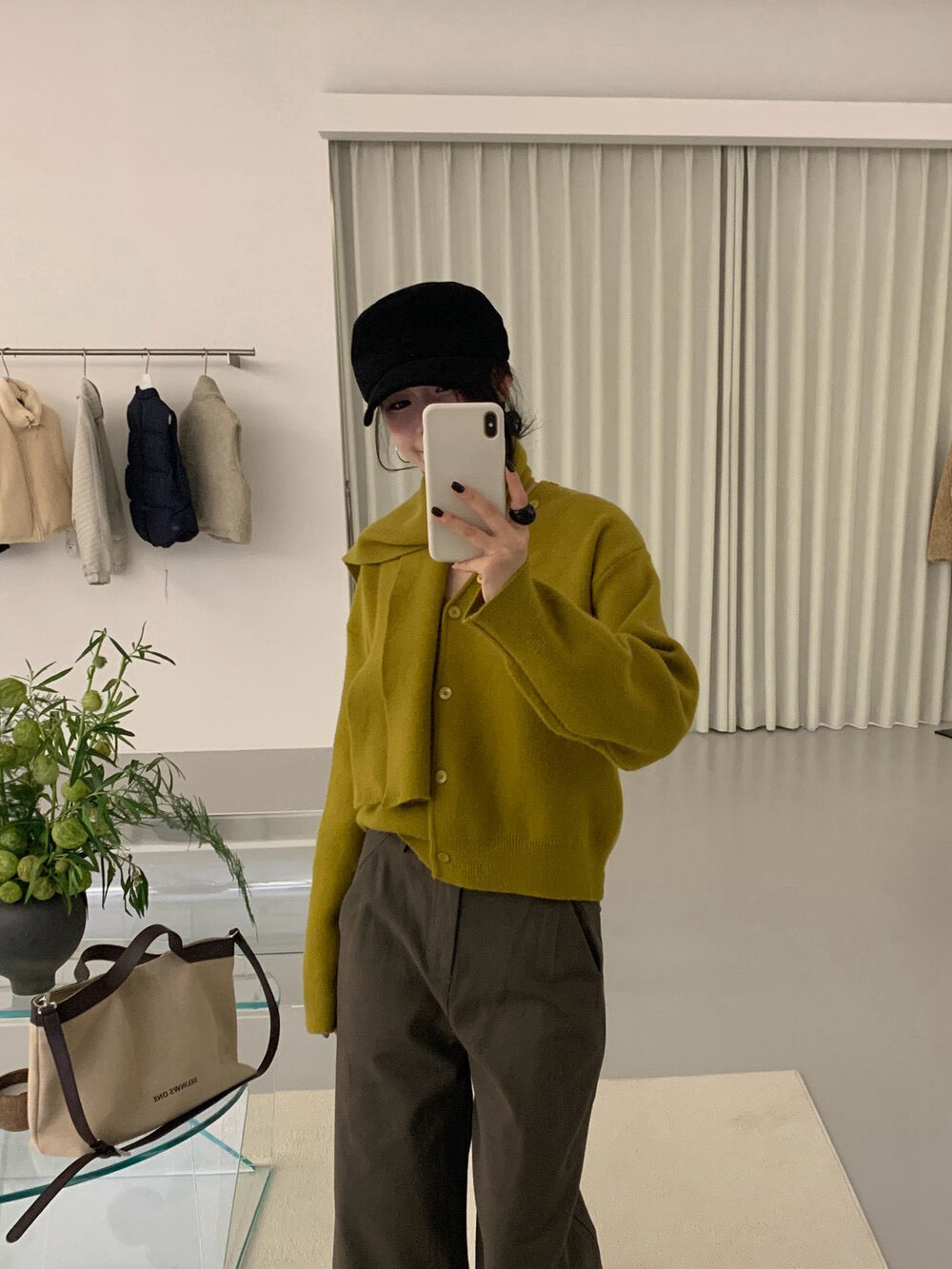 // 特別鈕扣設計連頸巾親膚CD