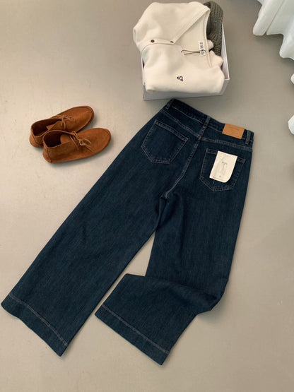 // 版型超好的微彈布料顯瘦牛仔褲