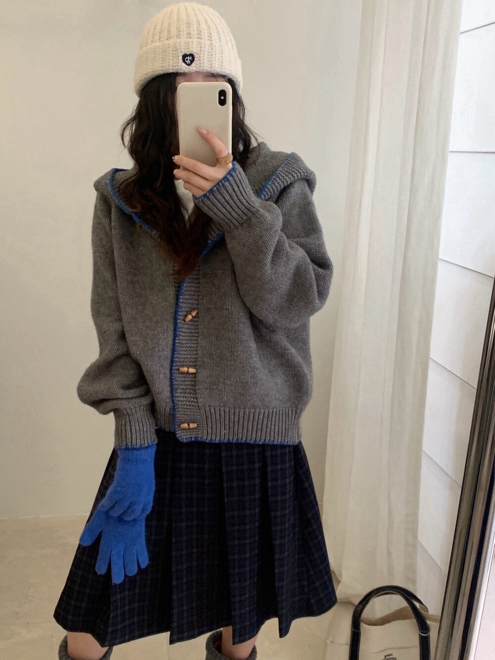 // 設計感撞色縫線包邊牛角鈕連帽CD