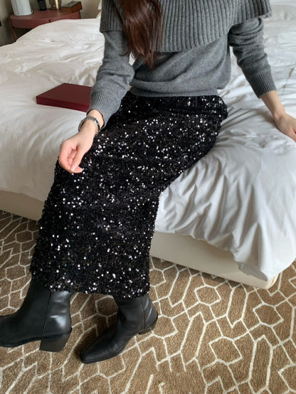 // 年尾party必備閃片後開叉中裙