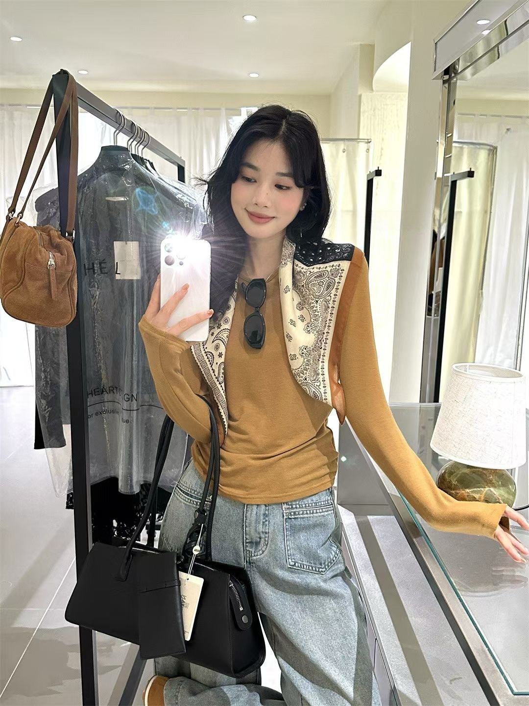 // 超親膚羊絨感多色TEE