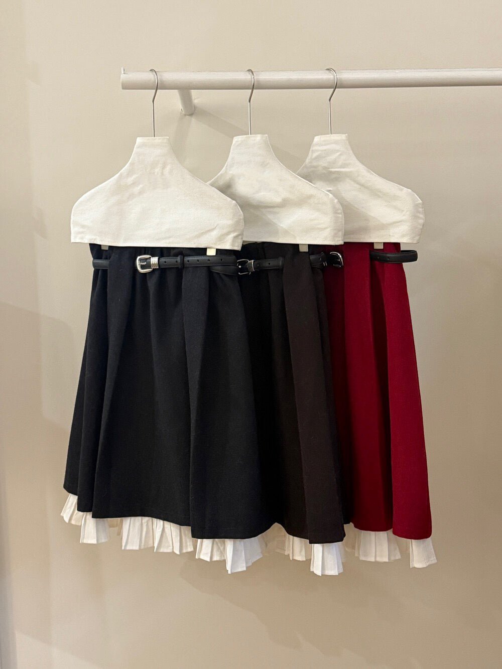 // 裙頭位超美拼接百褶腳50%羊毛中裙