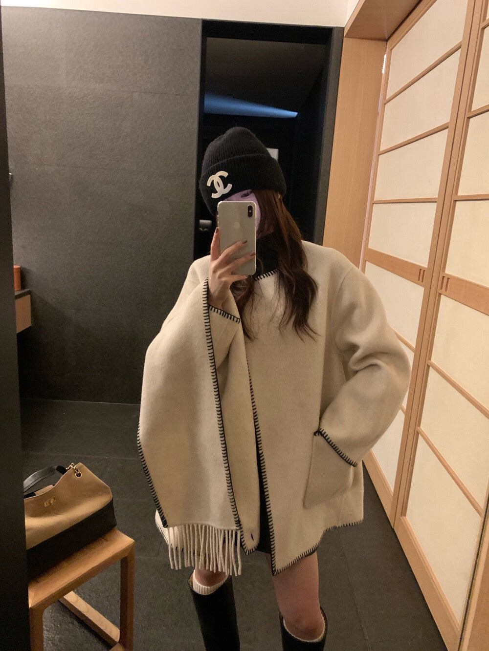 // 100%羊毛撞色鎖邊手工外套(連頸巾)