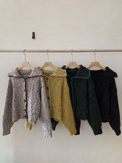 // 30%綿羊毛彩點包邊翻領CD