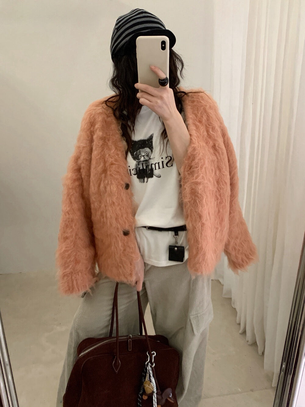 // 造型感圈圈毛拉絨V領外套