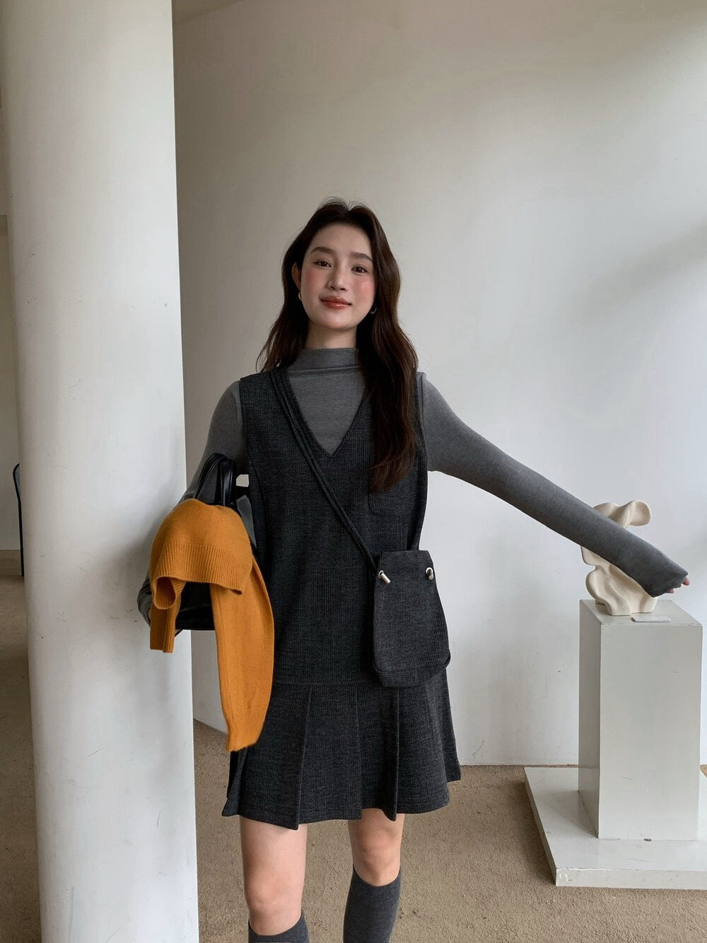 // V領百褶腳背心OPS+高領彈性打底兩件套(連袋仔)