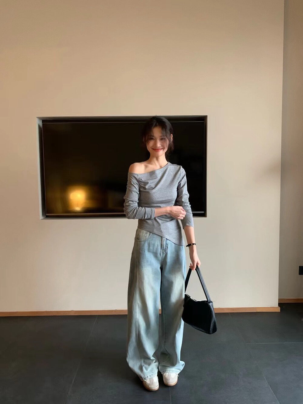 // 50%cotton+50%loycell親膚斜肩不規則長袖上衣