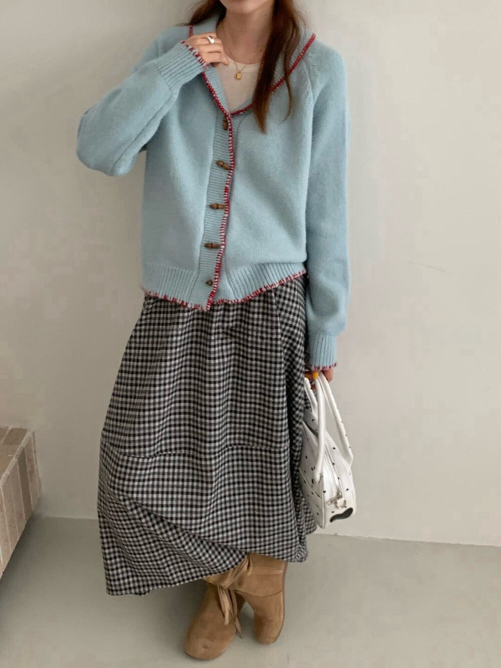 // 18%羊毛撞色鎖邊牛角鈕CD