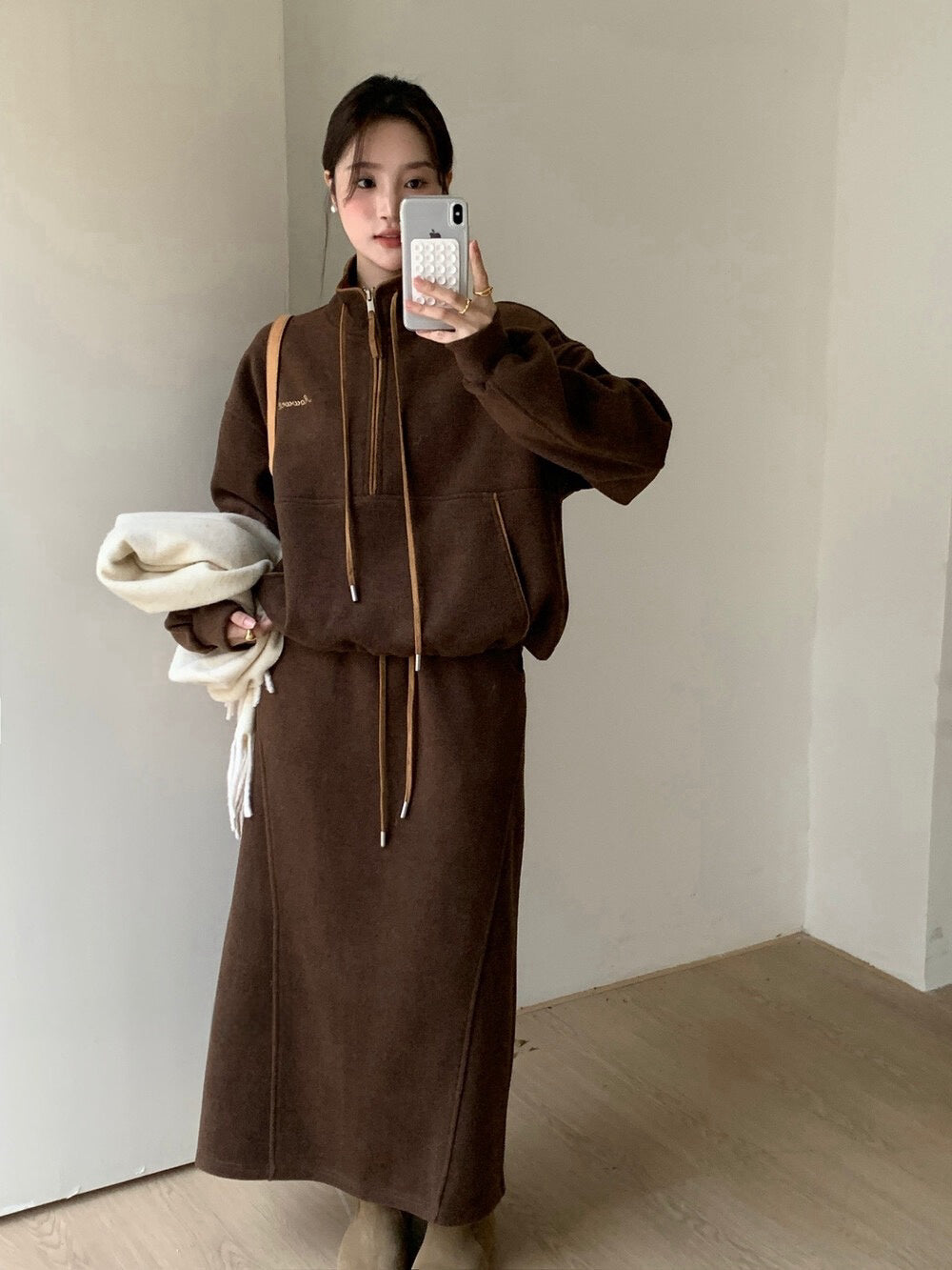 // 撞色邊小刺繡半拉鍊衛衣+半身裙套裝