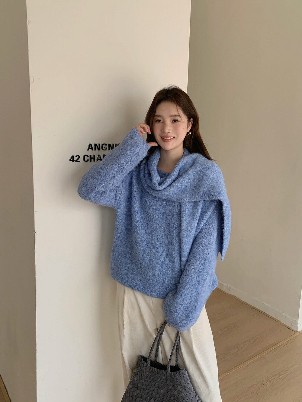 // 慵懶感寬鬆款連頸巾毛衣