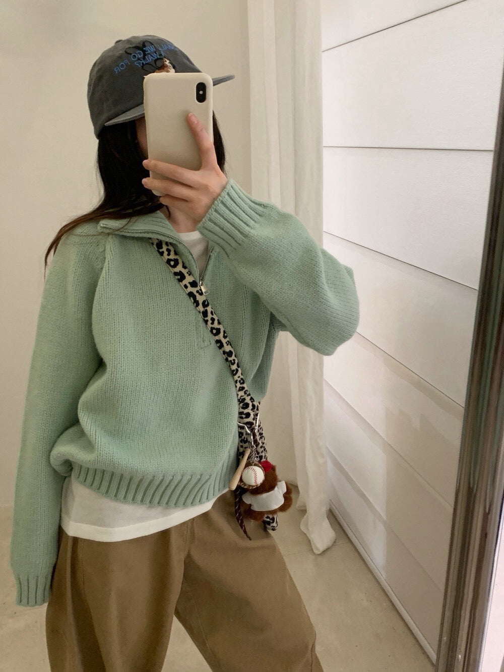 // 半拉鍊直坑紋領套頭NT