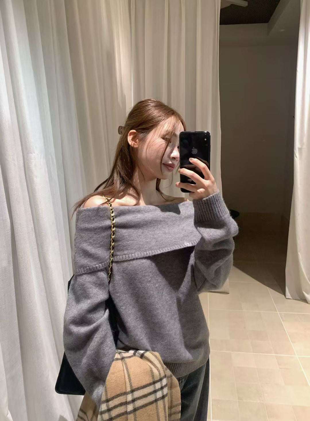 // 溫柔小性感一字領親膚NT