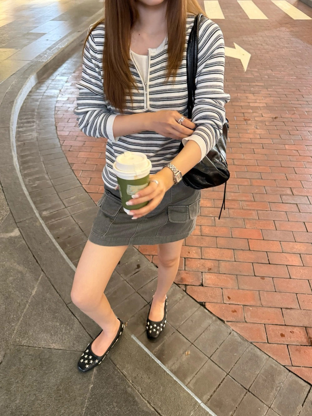 B67 / 假兩件半拉鍊間條圓領針織上衣