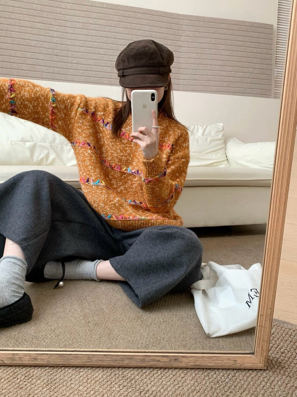 // 30%綿羊毛刺繡彩線毛衣