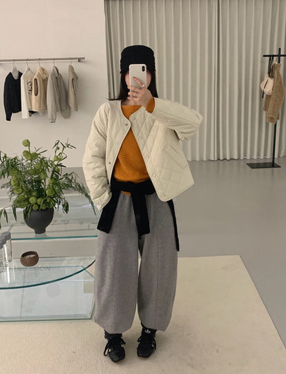 // 簡約菱格薄夾棉圓領外套