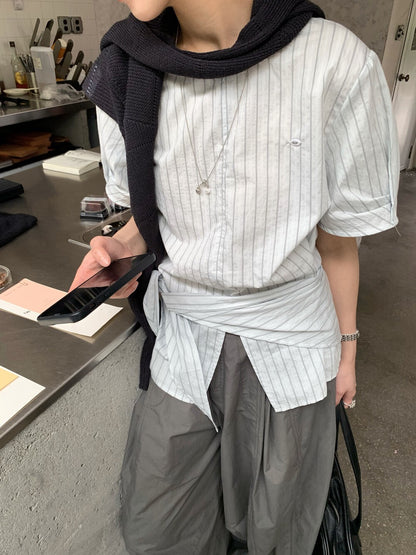 // 簡約風壓褶袖口間條開叉BL(連披肩)