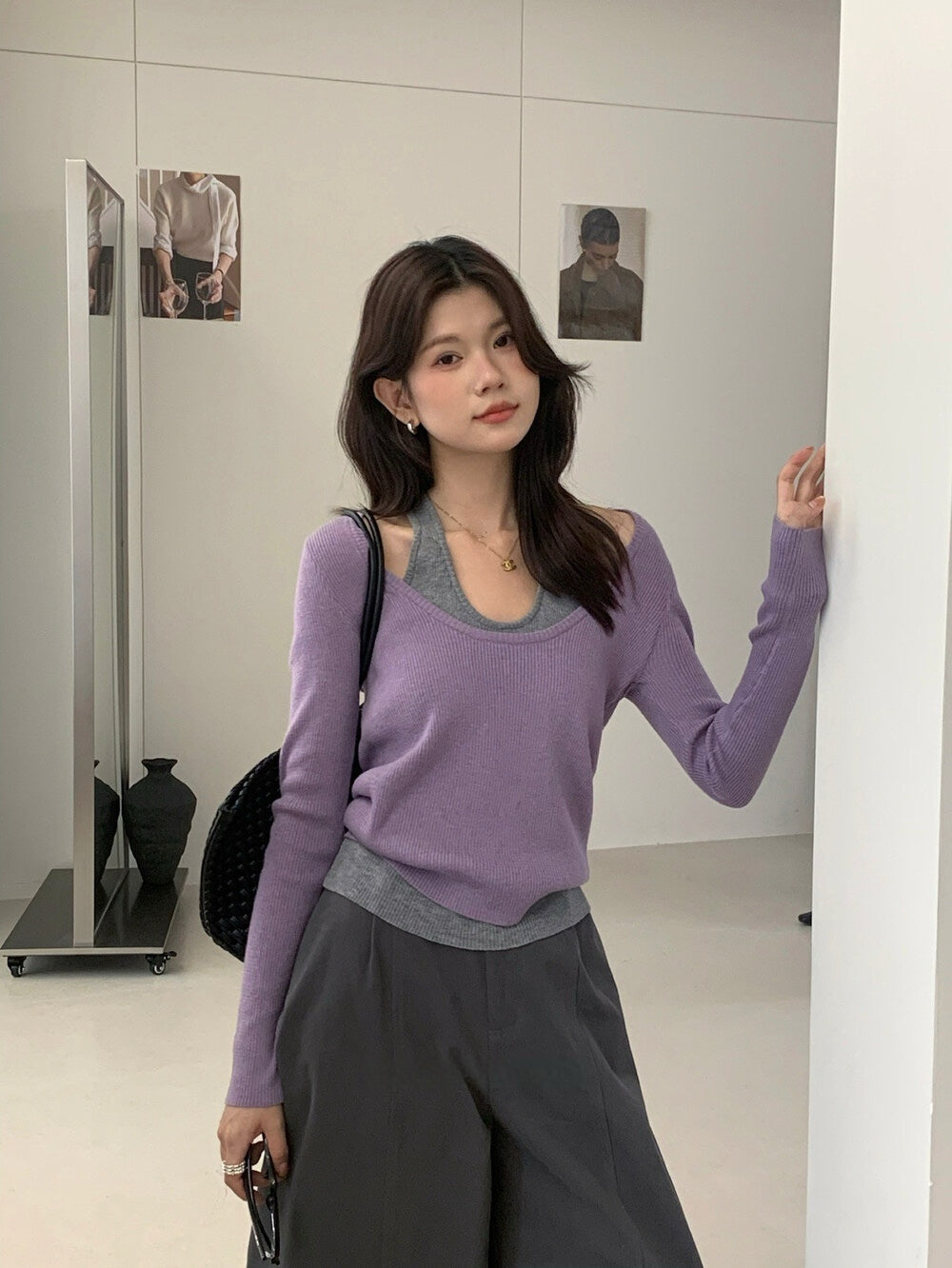 // 小性感大U領假兩件掛頸針織