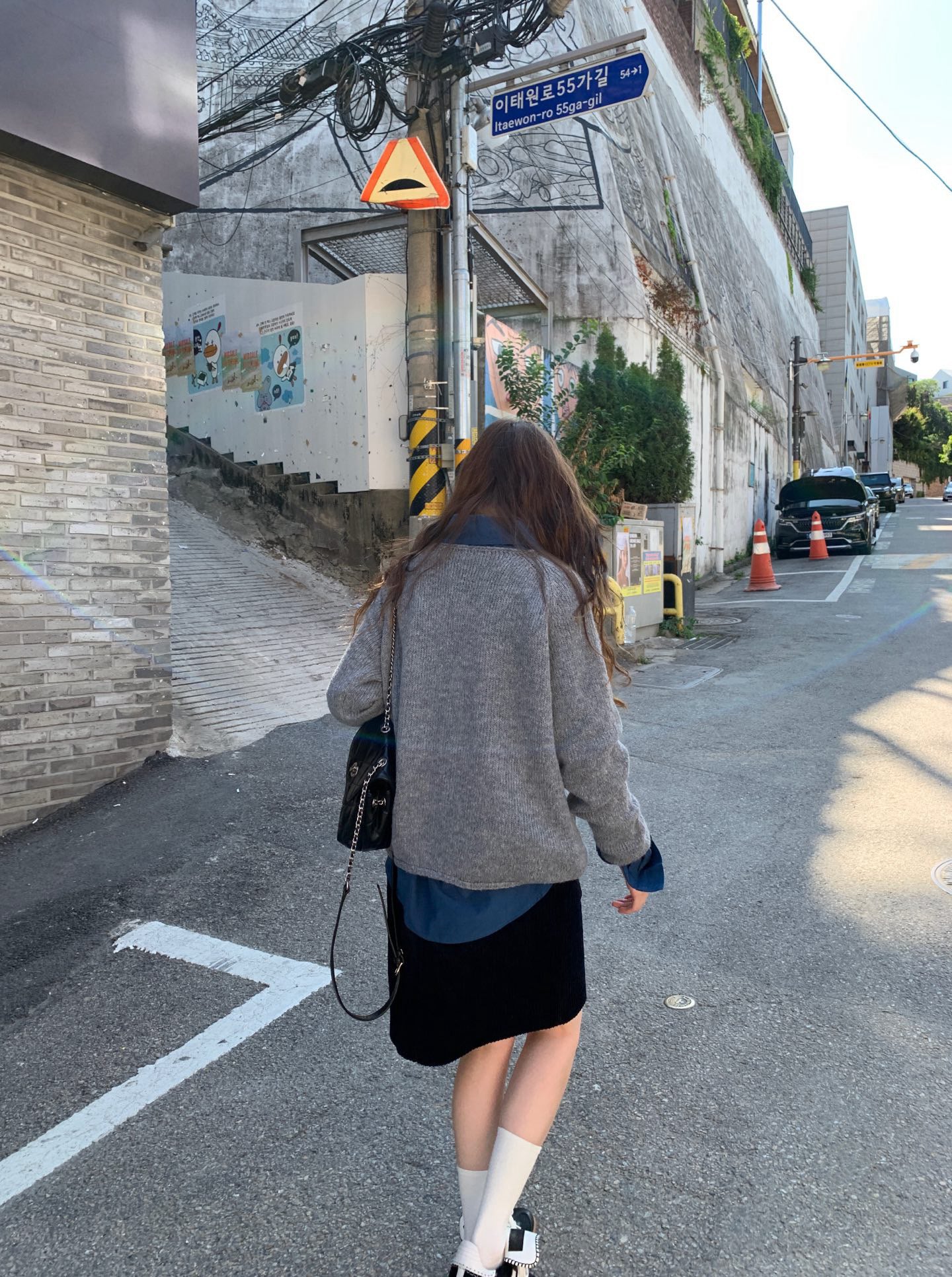 // 超美色系慵懶落肩針織上衣