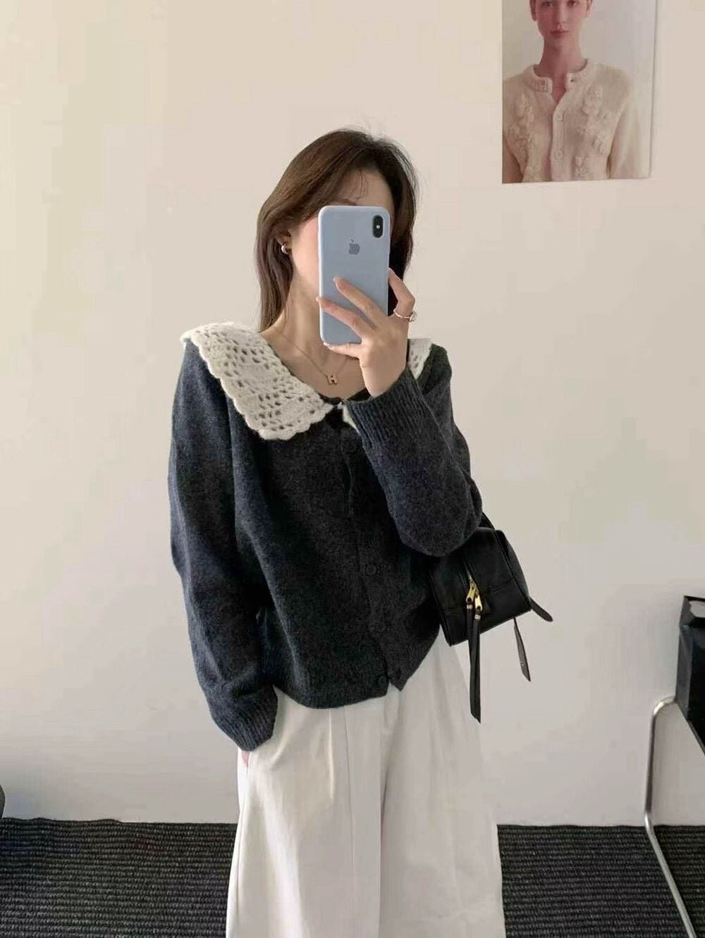 // 拼接鈎花針織翻領排扣毛衣